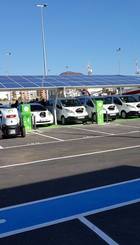Aparcamiento solar para carga de vehículos eléctricos en Las Palmas
