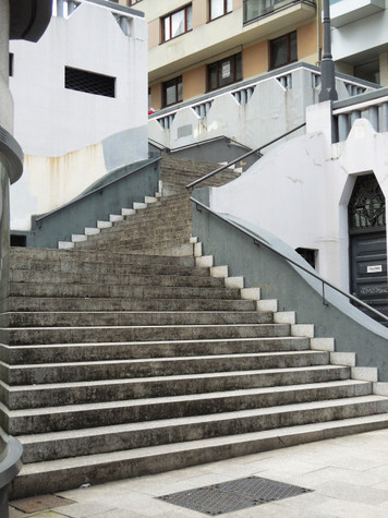 Deterioro escalinata Santa Lucìa